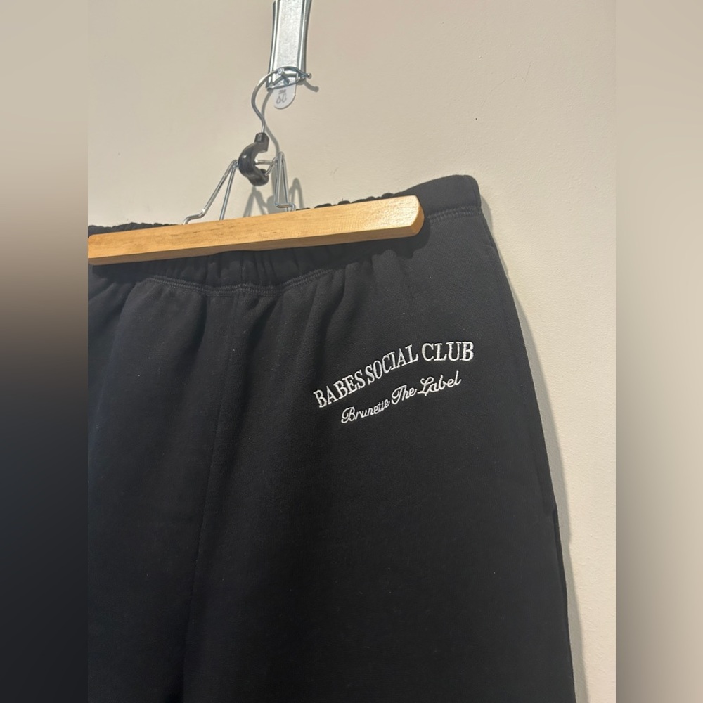 “The Babes Social Club" BRUNETTE THE LABEL Best Friend Jogger - Black size XS/S - Picture 3 of 9
